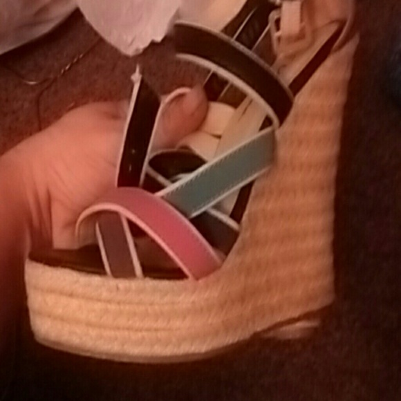 Cute wedges - Picture 2 of 2
