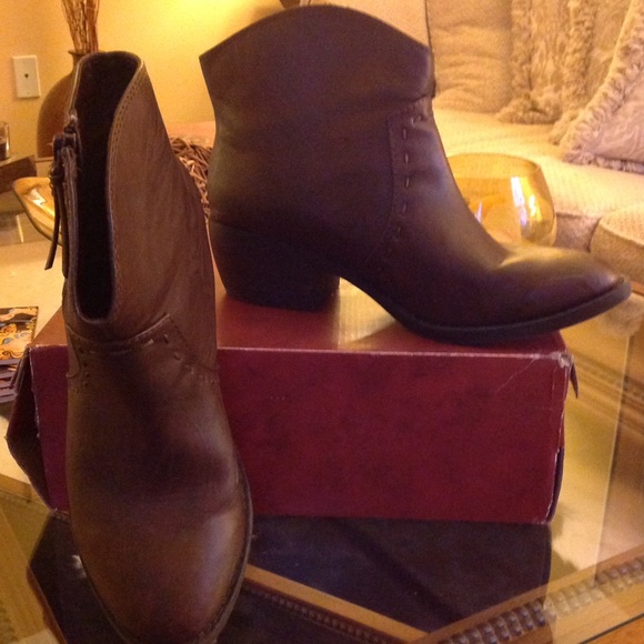 Arizona Jean Company Shoes - Brown Boots