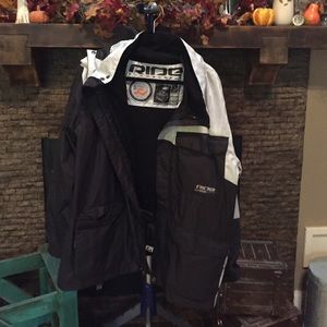 Men's snowboarding jacket