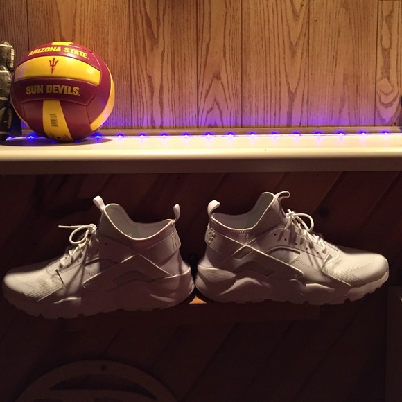 Size 13 Air Huarache (new with box)