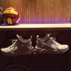 Size 13 Air Huarache (new with box)