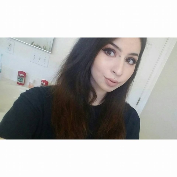 Meet your Posher, Karina