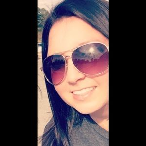 Meet your Posher, Ashley