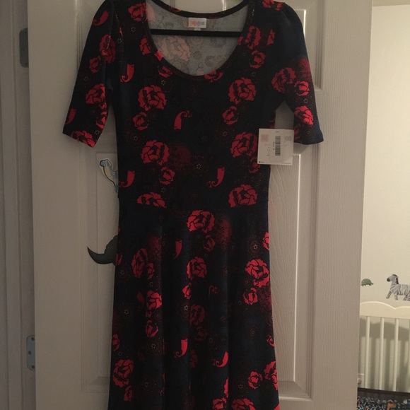 Medium lularoe Nicole dress