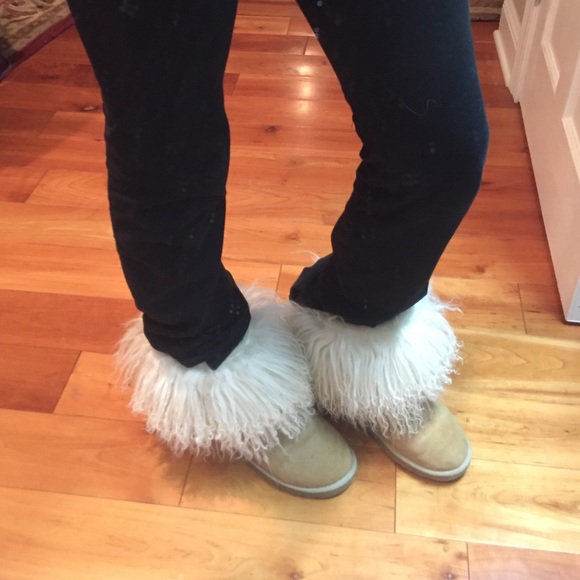 ugg fuzzy slippers 75 ugg shoes fuzzy uggs from maisie s closet on ugg fuzzy slippers 75 ugg shoes fuzzy uggs from maisie s closet on