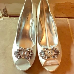 Nine West avara white satin heels