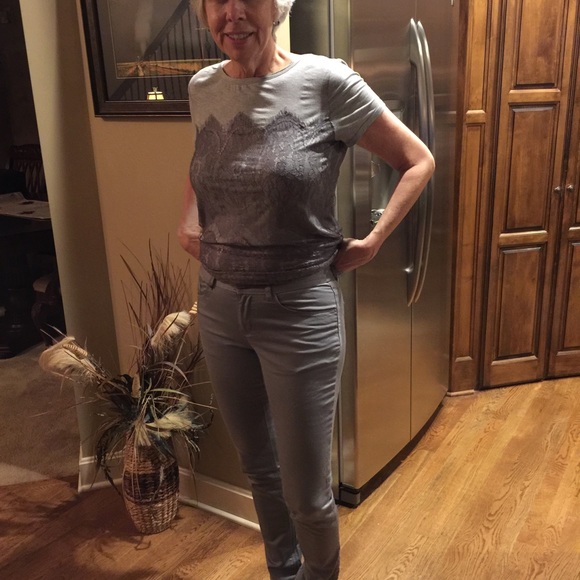 Gray skinny pants size 6. by H&M . 5 pockets