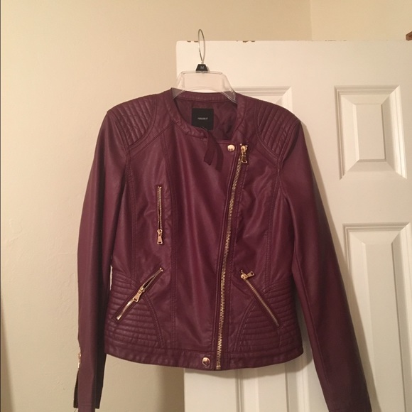 Forever 21 Jackets & Blazers - Maroon faux leather jacket