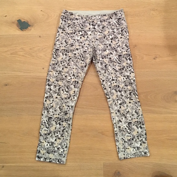 Lulu Lemon Floral Crops - Picture 1 of 3