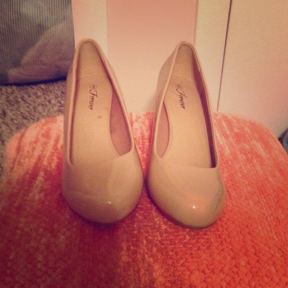Classic beige wedges