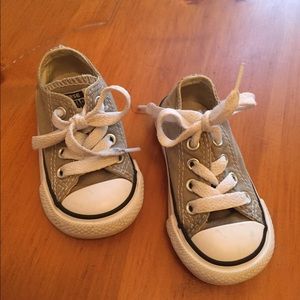 Toddler converse size 4