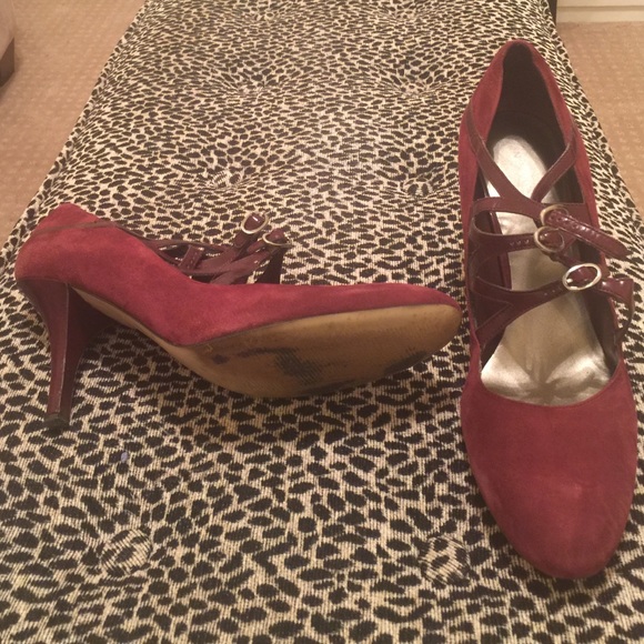 Nine West suede pumps (size 10.5)