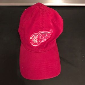 Red wings hat