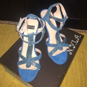 LNIB NYLA leather strappy sandals,