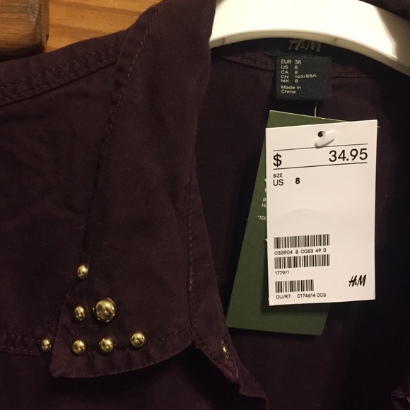 NEVER WORN- maroon button up with gold detail - Picture 2 of 4