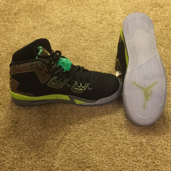 Jordan size 7 - Picture 3 of 3