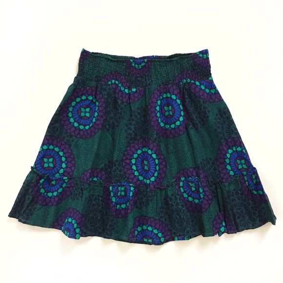 Old Navy Dresses & Skirts - Old Navy geometric print mini swing skirt