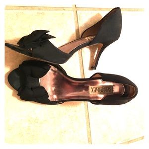 Badgley Mischka bow shoes