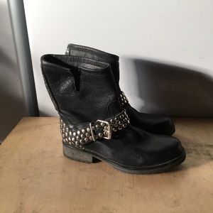 Steve Madden boots