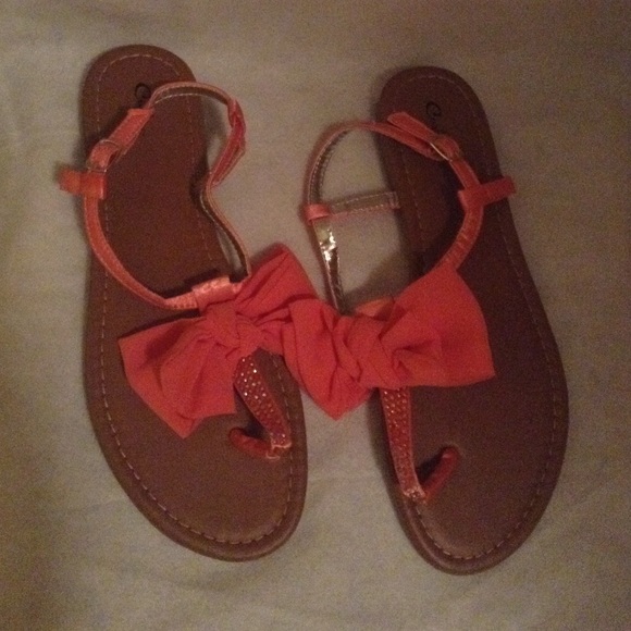 Cute bow sandals