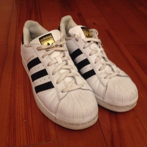 Adidas superstars