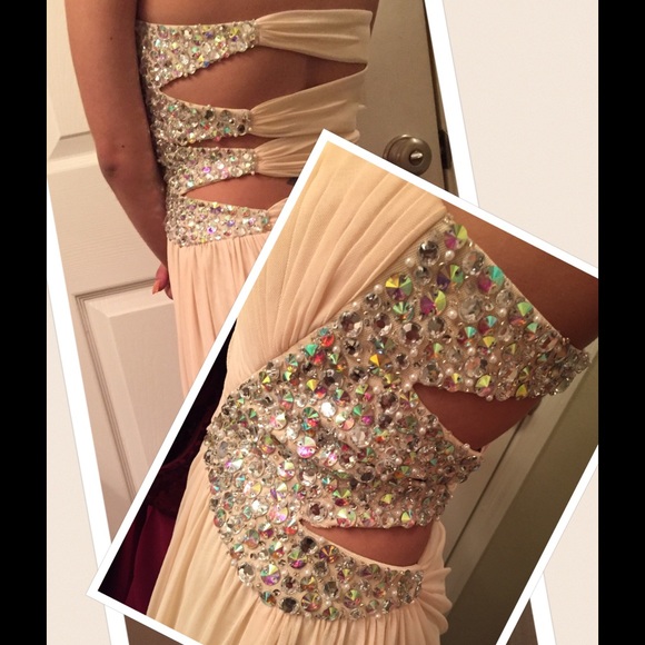 PRICE⬇ Camille La Vie Formal Prom Dress - Picture 4 of 4