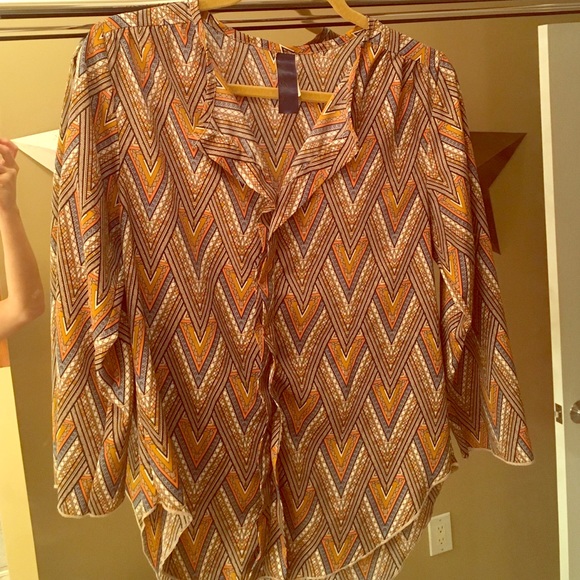 Neutral/Geo shape Tunic // Size Small