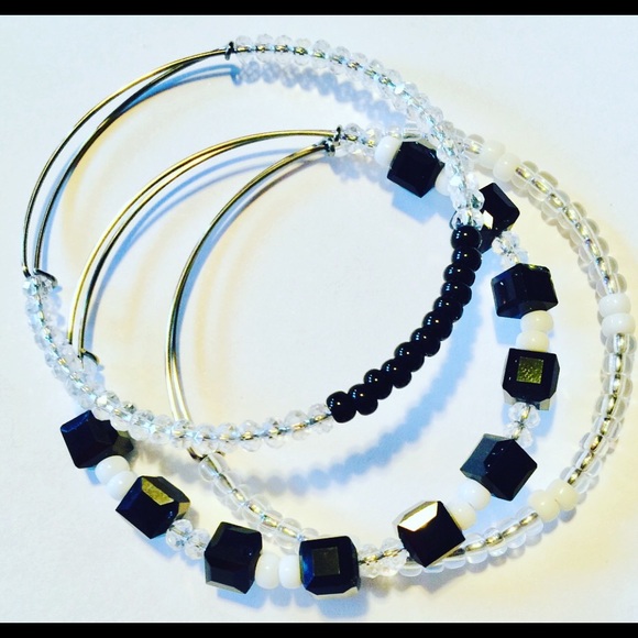 SET OF 3 glass beads bracelet
