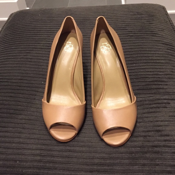 High heel dress shoes