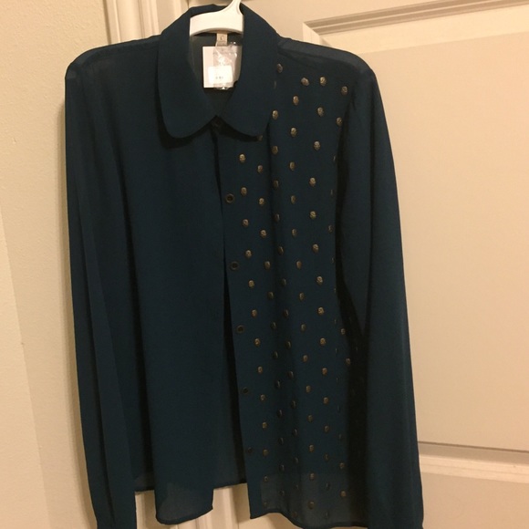 NEVER BEEN WORN- skull studded button down - Picture 2 of 3