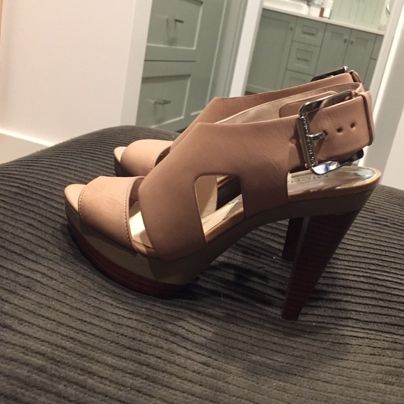 Awesome Michael Kors heels!