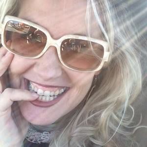 Meet your Posher, Carrie