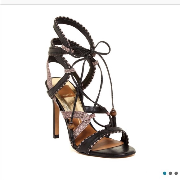 🎉🎉JUST REDUCED🎉🎉Dolce Vita heels