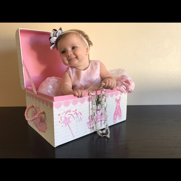 Meet your Posher, Melissa - Picture 1 of 1