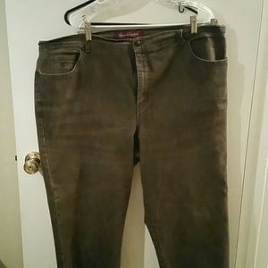 Brown Gloria Vanderbilt jeans