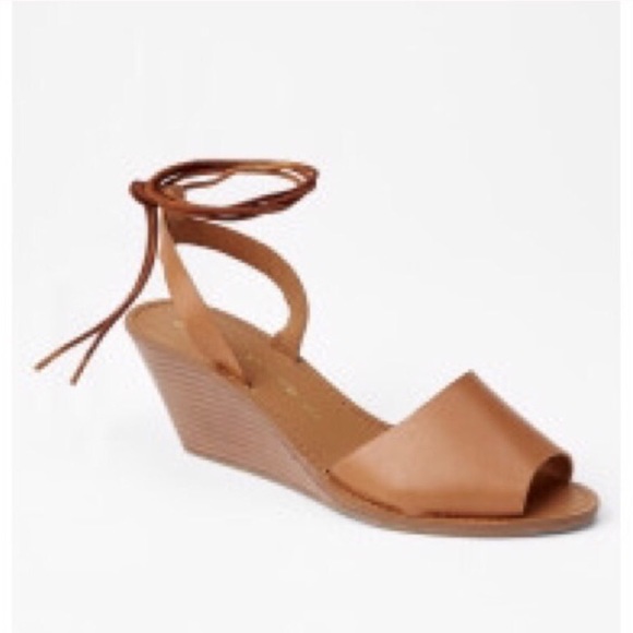 Leather tie-up wedges