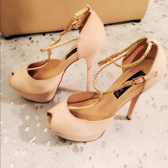 Steve Madden Nude Peep Toe Pumps - Picture 4 of 4