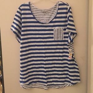 🛍 Blue & White Tee 🛍