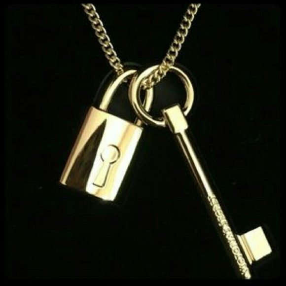 Victoria Secret Scandalous Lock & Key Necklace