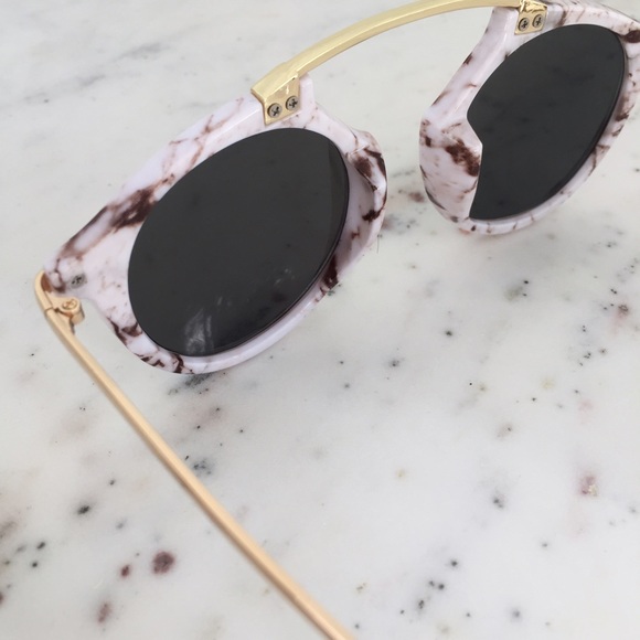 🆑 "Sienna" Sunglasses || White Marble & Silver - Picture 2 of 7