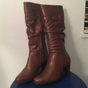 Brown boots brand new!