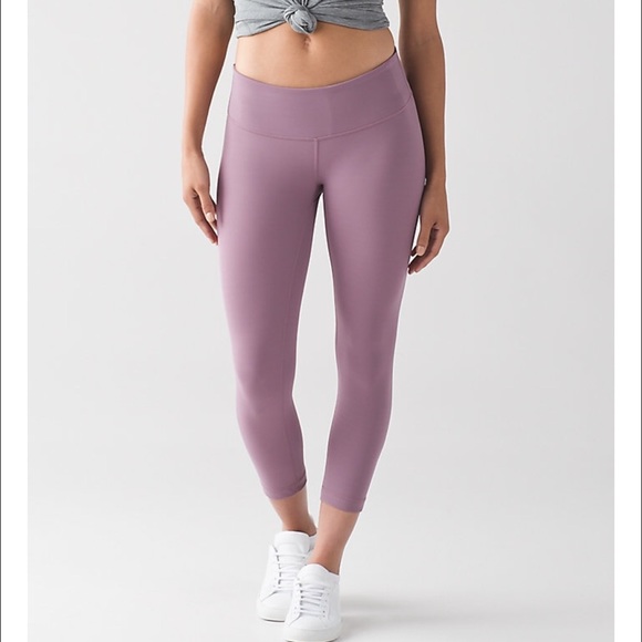 ISO lululemon size 4 dusty mauve wunder unders