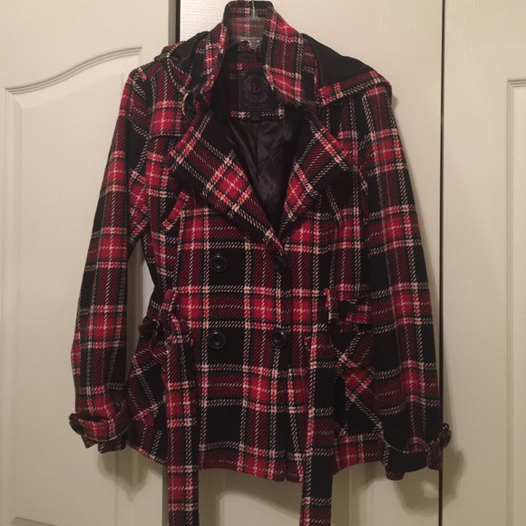 Dollhouse plaid coat (juniors Large)