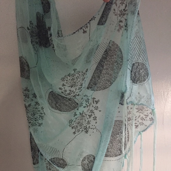 2 for $10!! Light Weight scarves - Picture 2 of 4