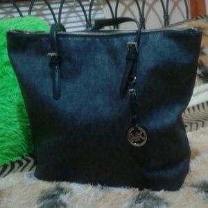 Michael Kors Hayley Tote Bag