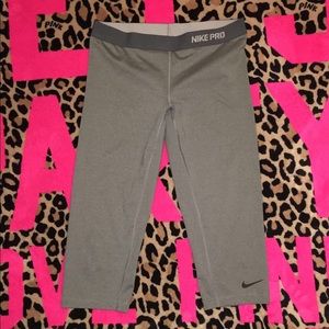 Nike pro crop legging