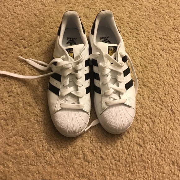 Adidas superstar black & white