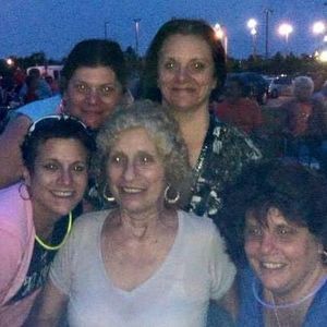 Meet your Posher, Lorraine