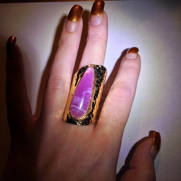 Pink/purple statement ring size7.5 NWOT alloy gold