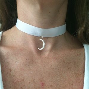 Chokers necklaces